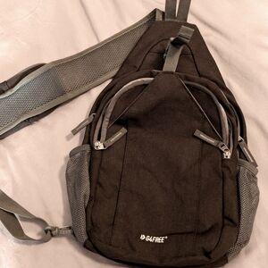 G4Free sling bag